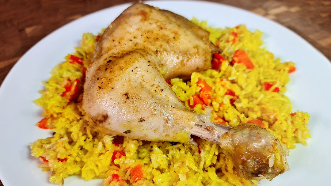 Курица с рисом и овощами в рукаве в духовке