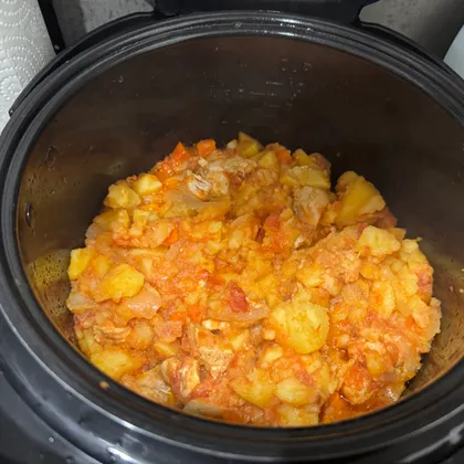 Тушеный картофель с куриным филе в мультиварке
