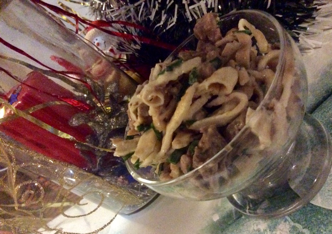 Мясной салат на Новый год