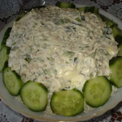 Гречневый салат с огурцом и курицей