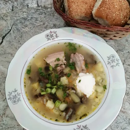 Суп с грибами, свиными ребрышками и рисом
