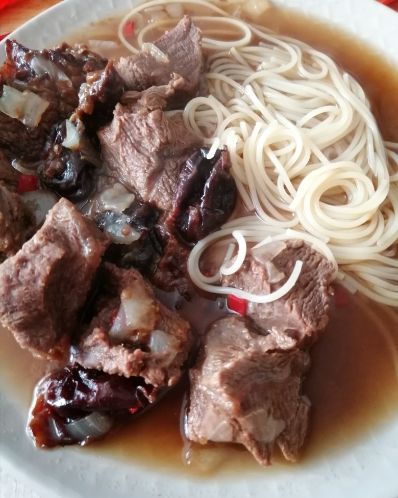 Мясо с черносливом