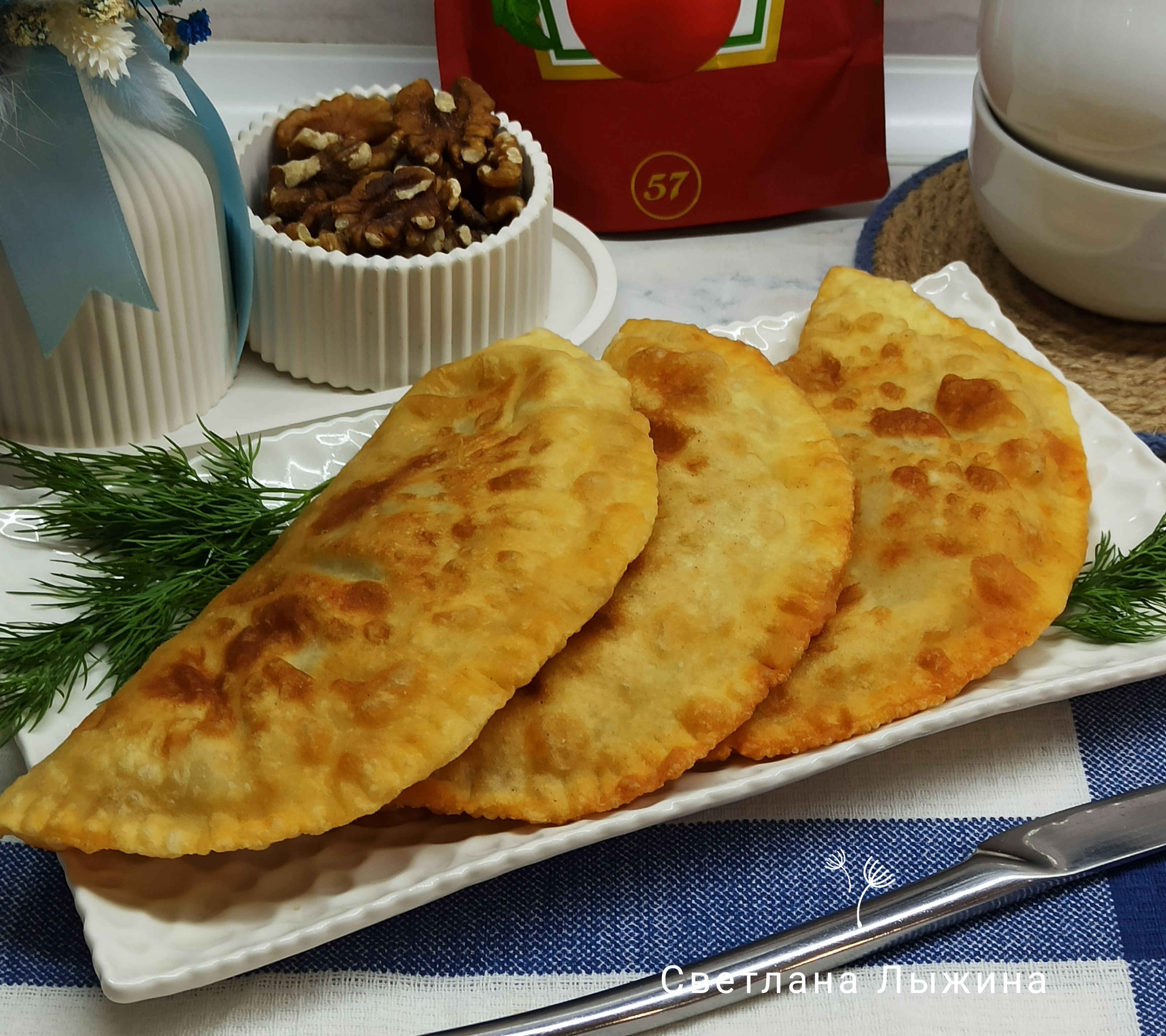 Чебуреки на кефире с мясным фаршем