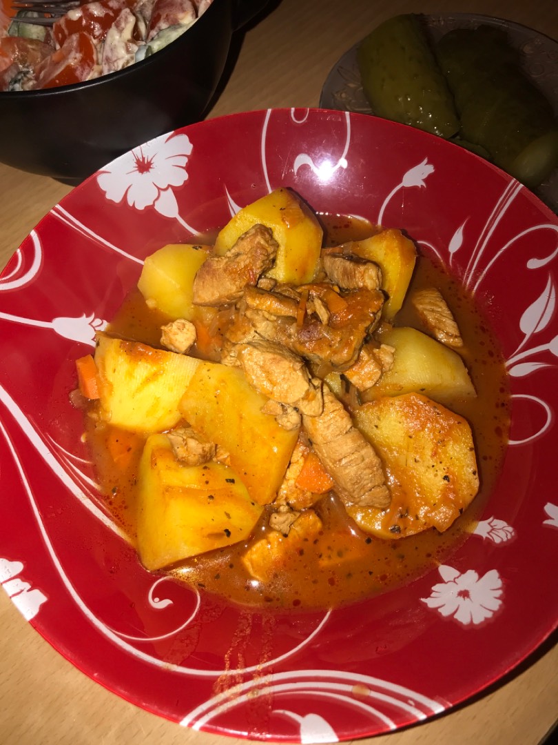 Вкуснейшая картошечка, тушёная со свининой