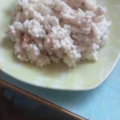 Салат из горбуши консервированной с рисом