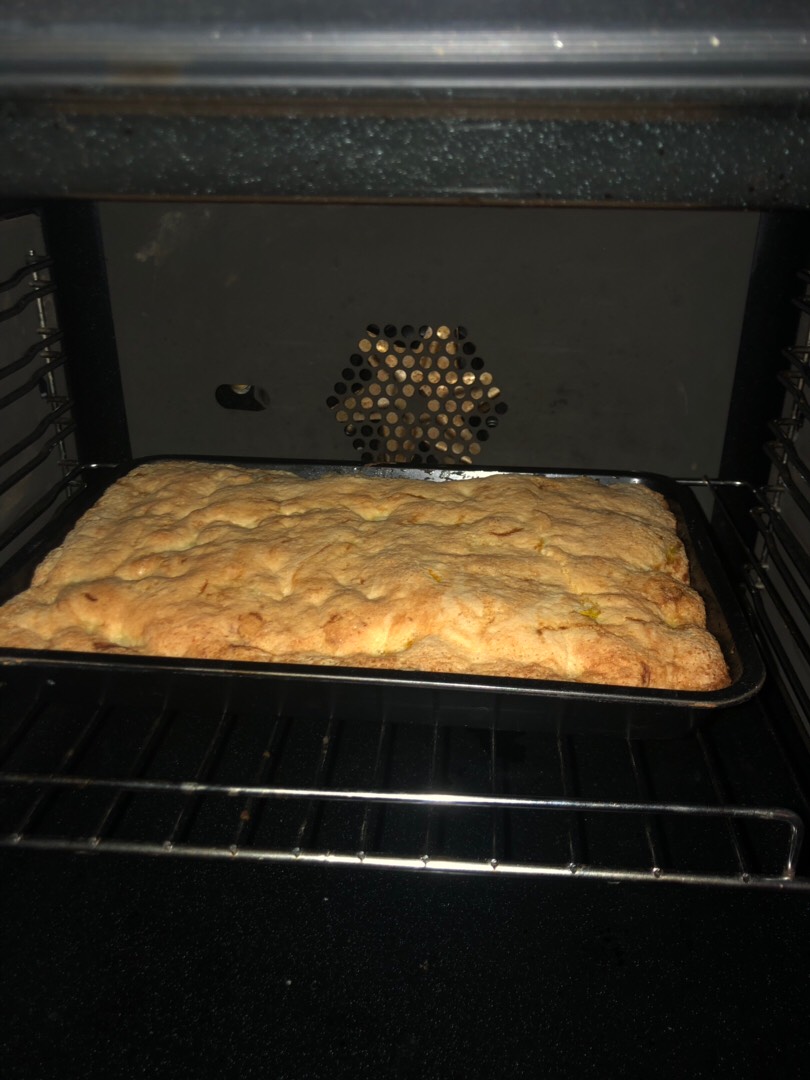 Шарлотка с тыквой и грушкой