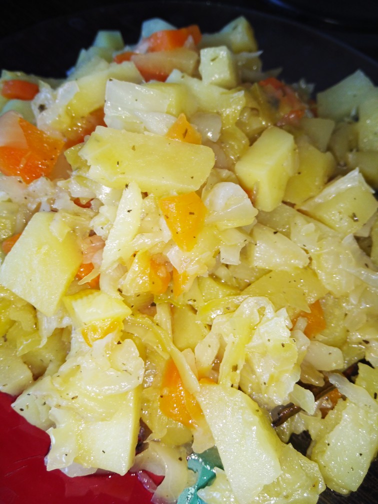 10 отличных рецептов тушеной капусты с картошкой