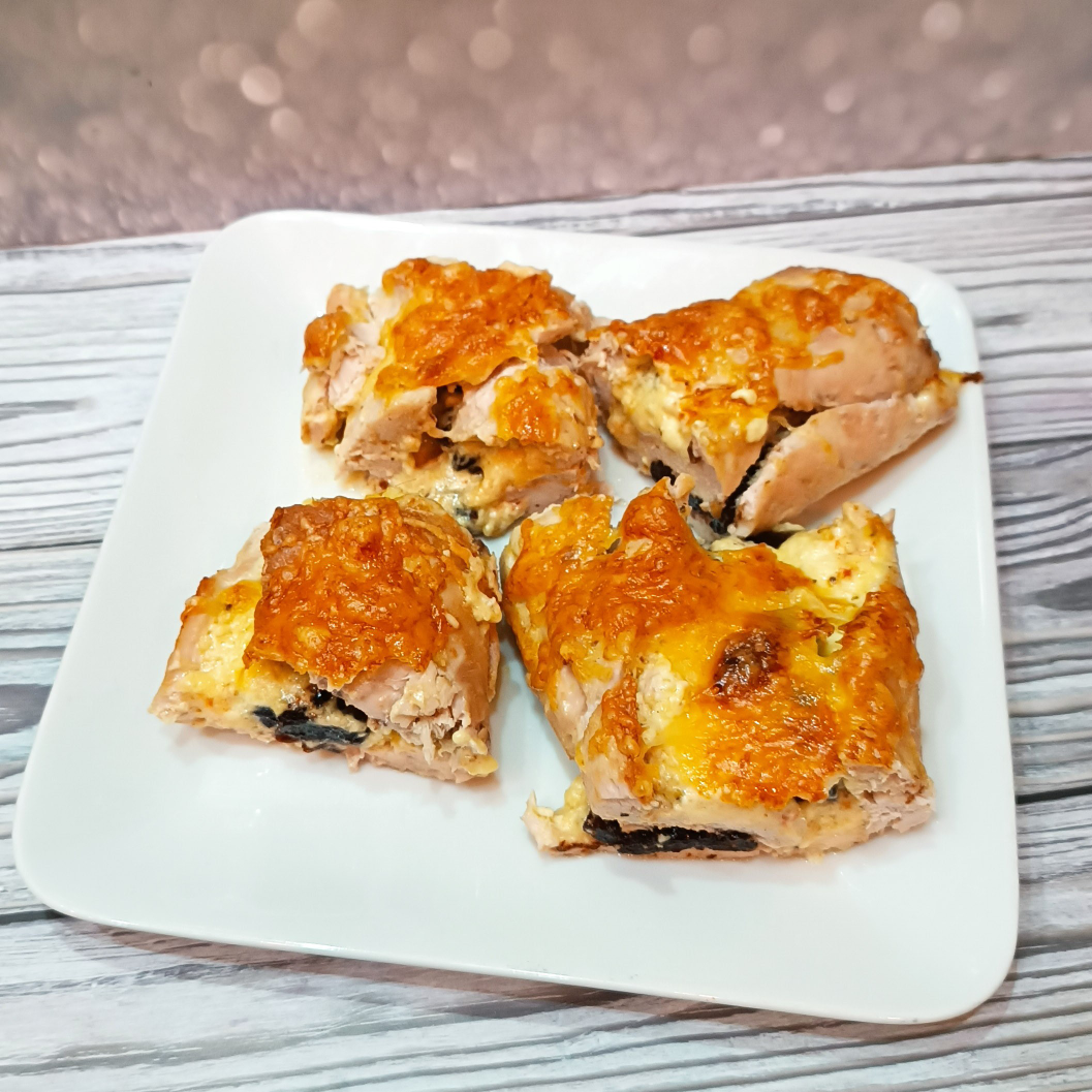Куриные рулетики с крем-сыром в духовке — рецепт с фото пошагово