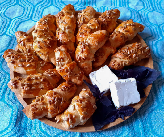 Рогалики с семечками