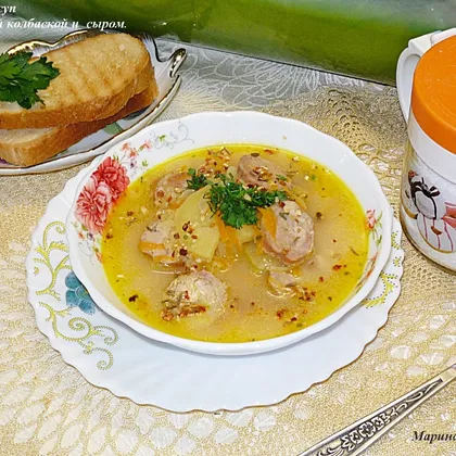 Гороховый суп с домашней колбаской и сыром