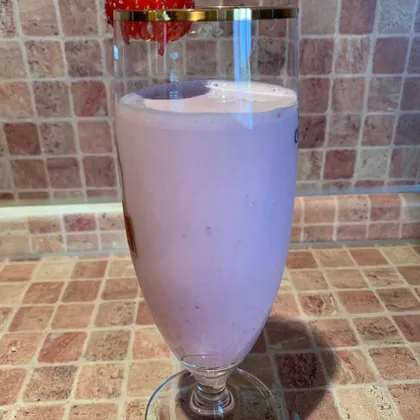 Молочно-клубничный коктейль