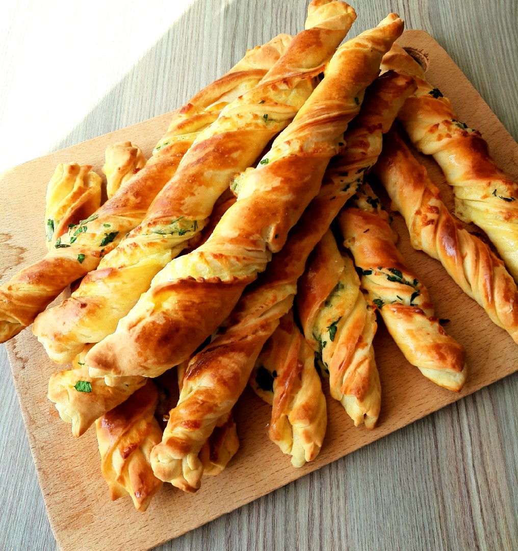 Сырные палочки-завитушки