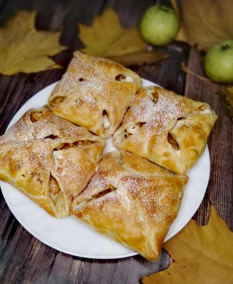 Конвертики с яблоками и творогом