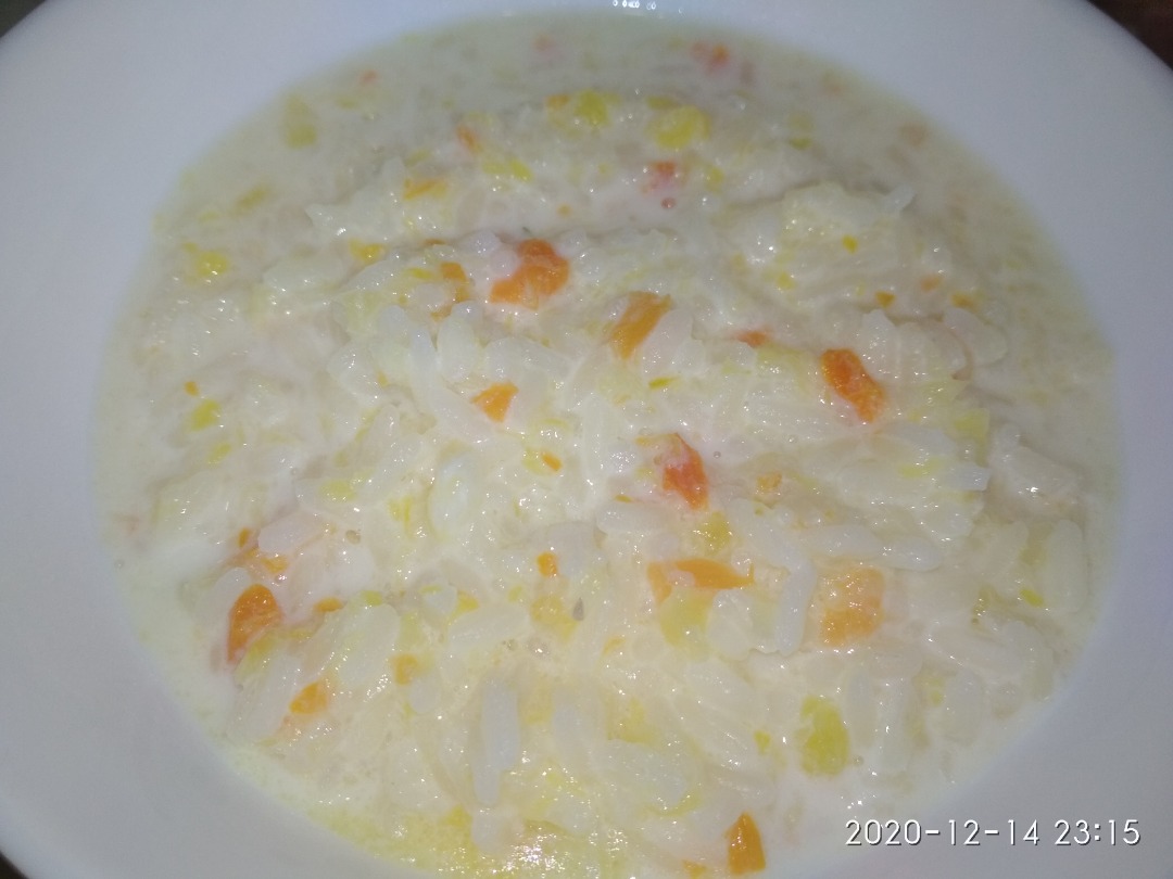 Рисовая молочная каша с тыквой и морковью