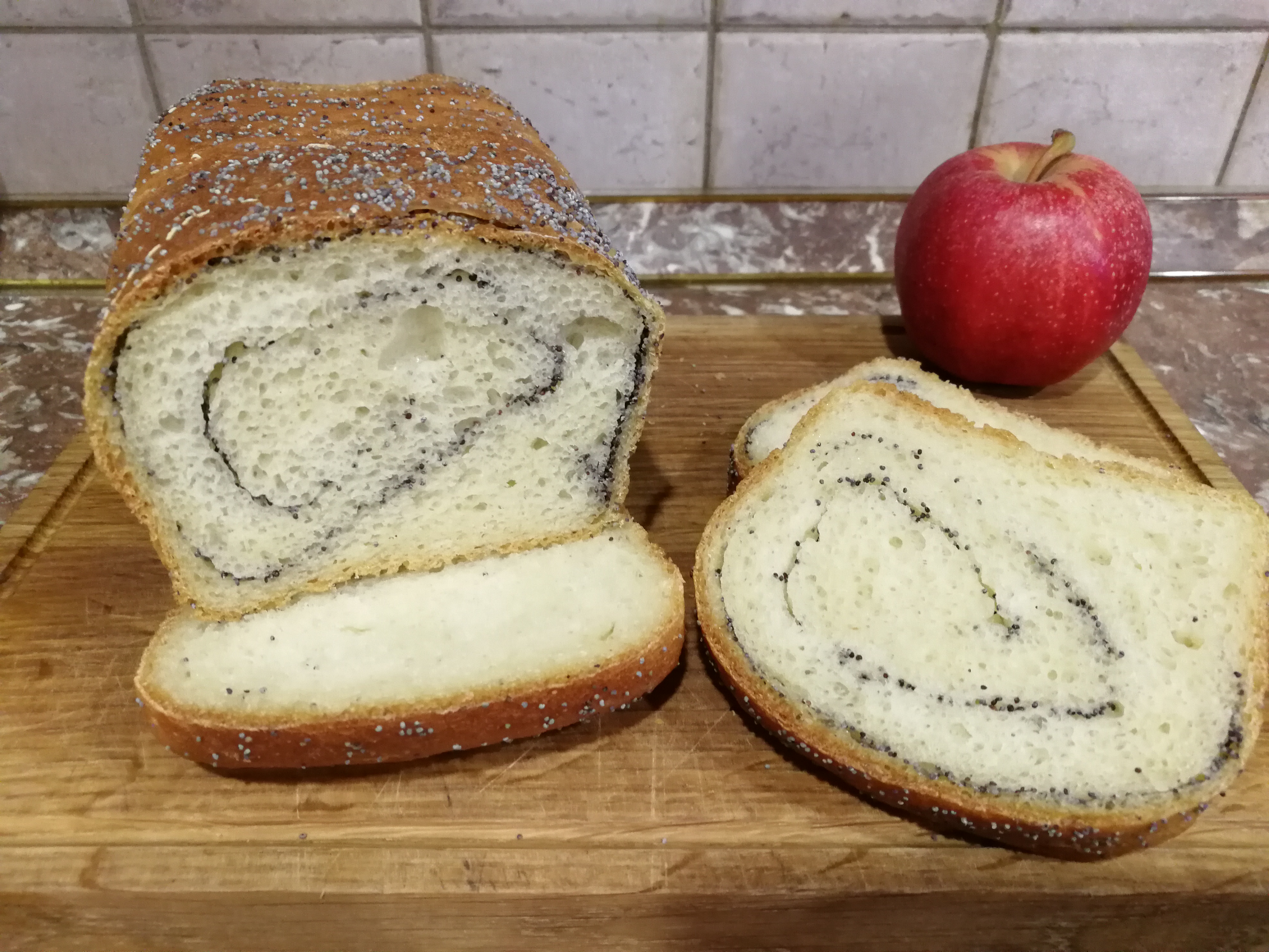 Хлеб-рулет с маком