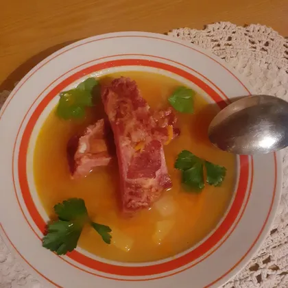 Гороховый суп с копчёным ребрышками