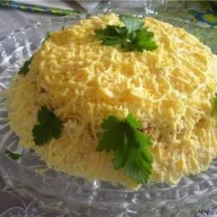 Салат "Марсель" с черносливом и корейской морковкой