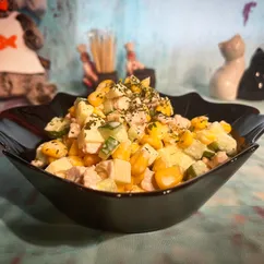 Салат с огурцом, индейкой и кукурузой