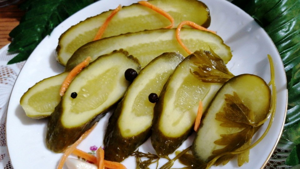 Хрустящие маринованные огурцы, способ проще не бывает