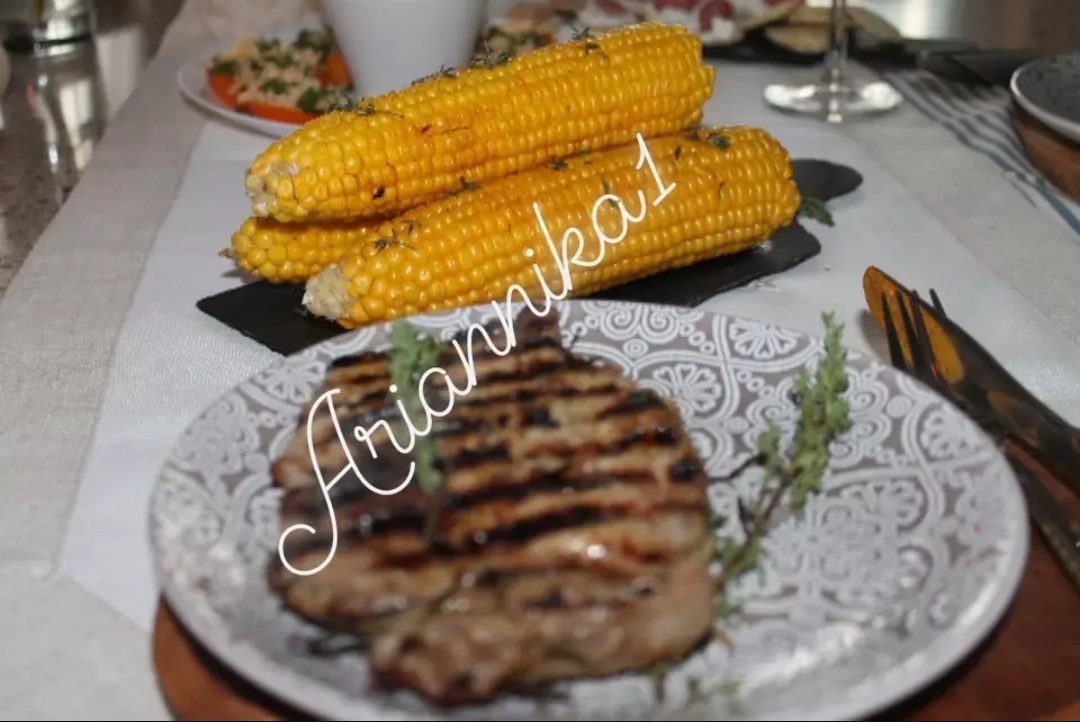 Кукуруза с лимонным маслом и травами