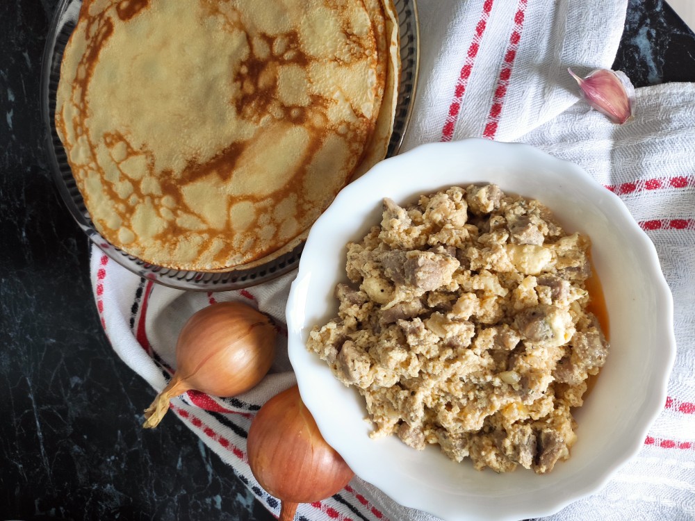 Мачанка со сметаной и яйцами