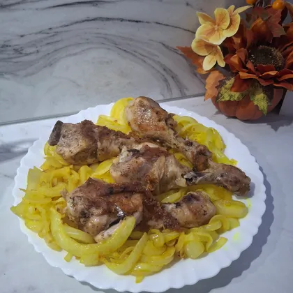 Голень жареная на луковой подушке