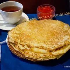 Блины тонкие на молоке с красной икрой  🥞