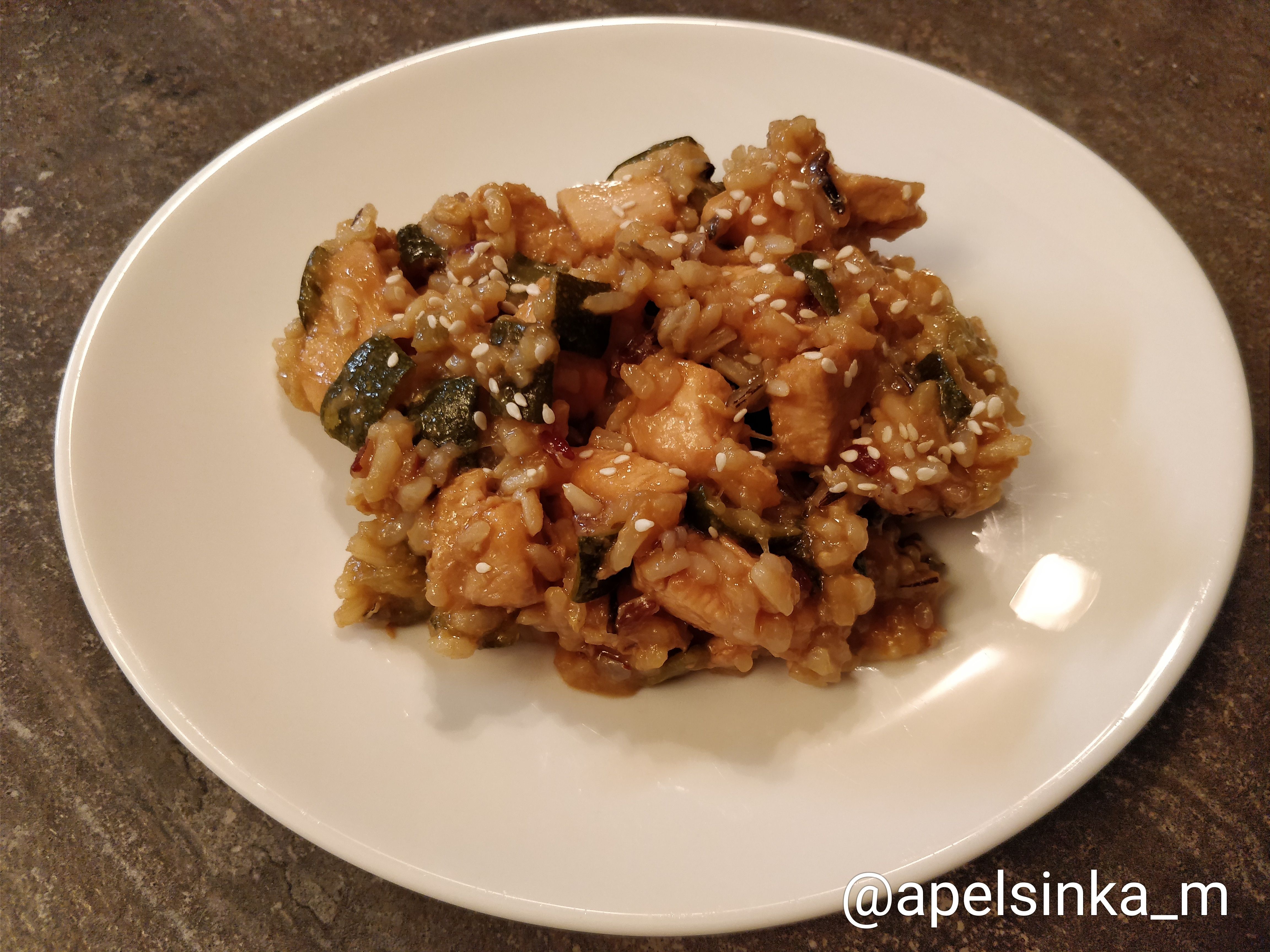 Тяхан Тори - японский рис с курицей, яйцом и овощами | Домашние рецепты