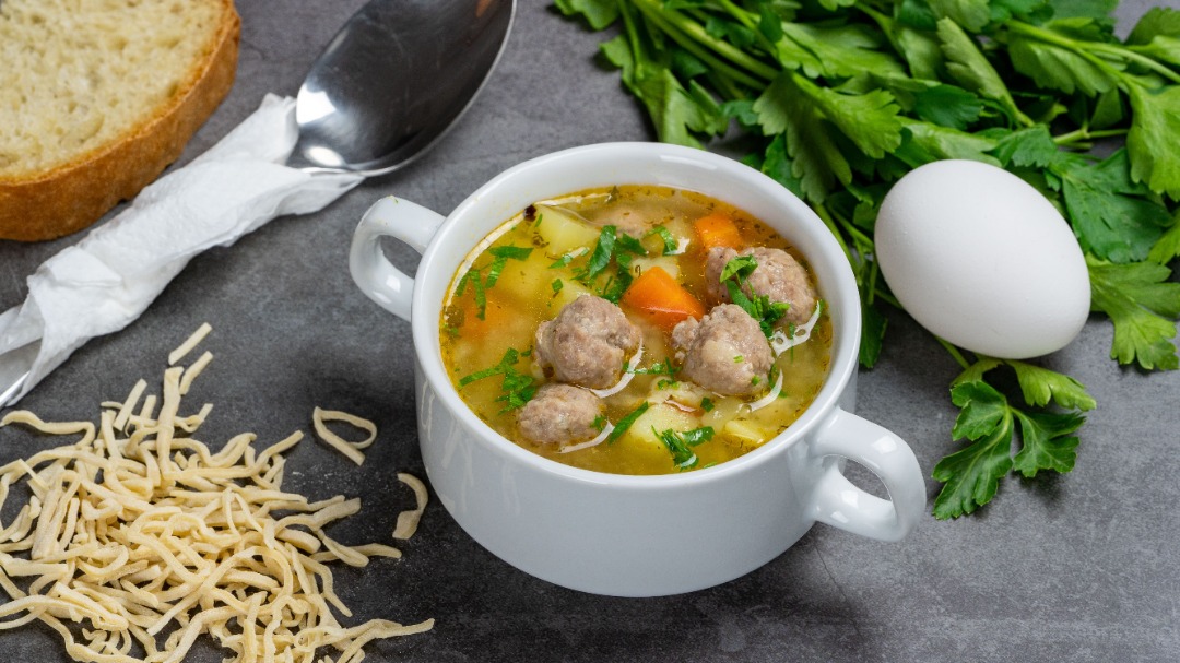 Суп с фрикадельками из говяжьего фарша и овощами - пошаговый рецепт с фото на Готовим дома