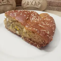 Заливной пирог с капустой и яйцом