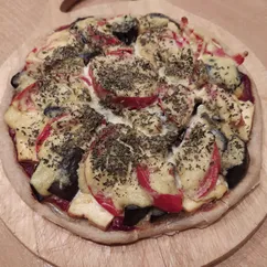 Пицца с тофу, баклажаном и "сыром" из кешью