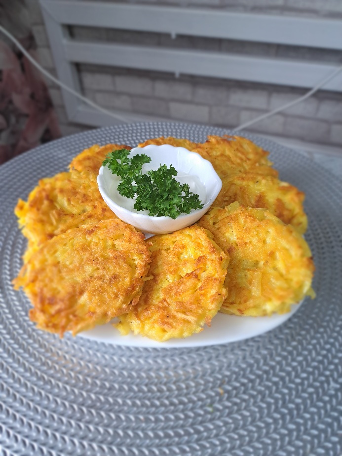 Хашбраун с яйцом и сыром