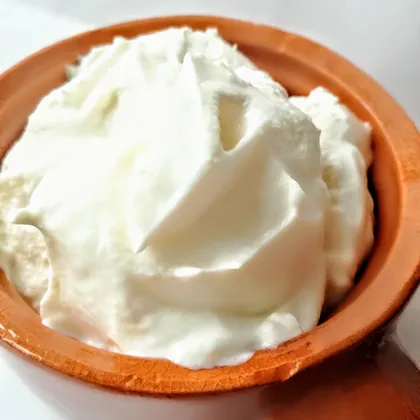 Греческий йогурт в йогуртнице Redmond rym-5402