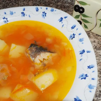 Дачный суп с консервированной горбушей