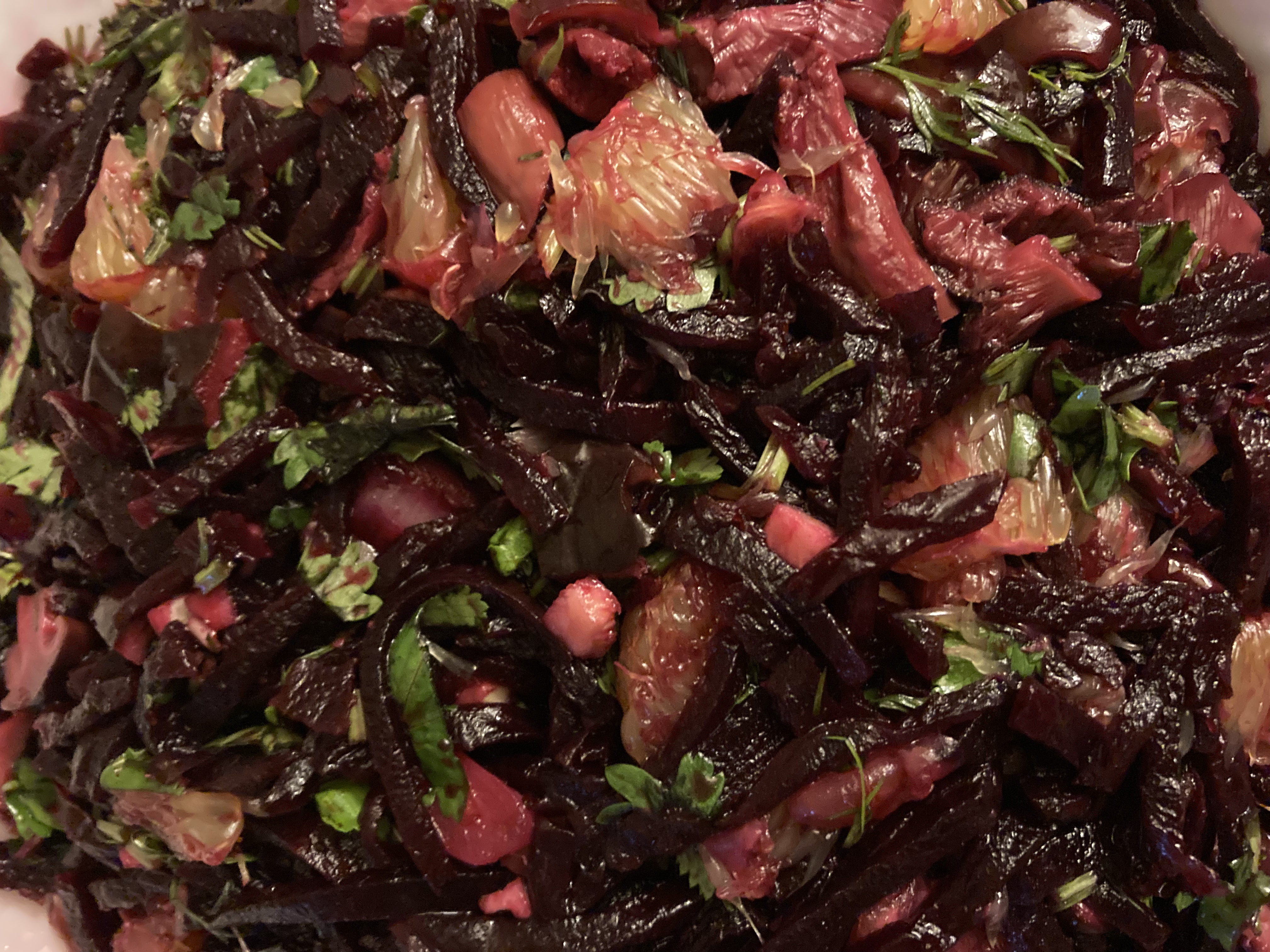 Салат из свеклы с грибами и апельсином