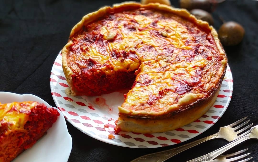 Свекольный киш с индейкой