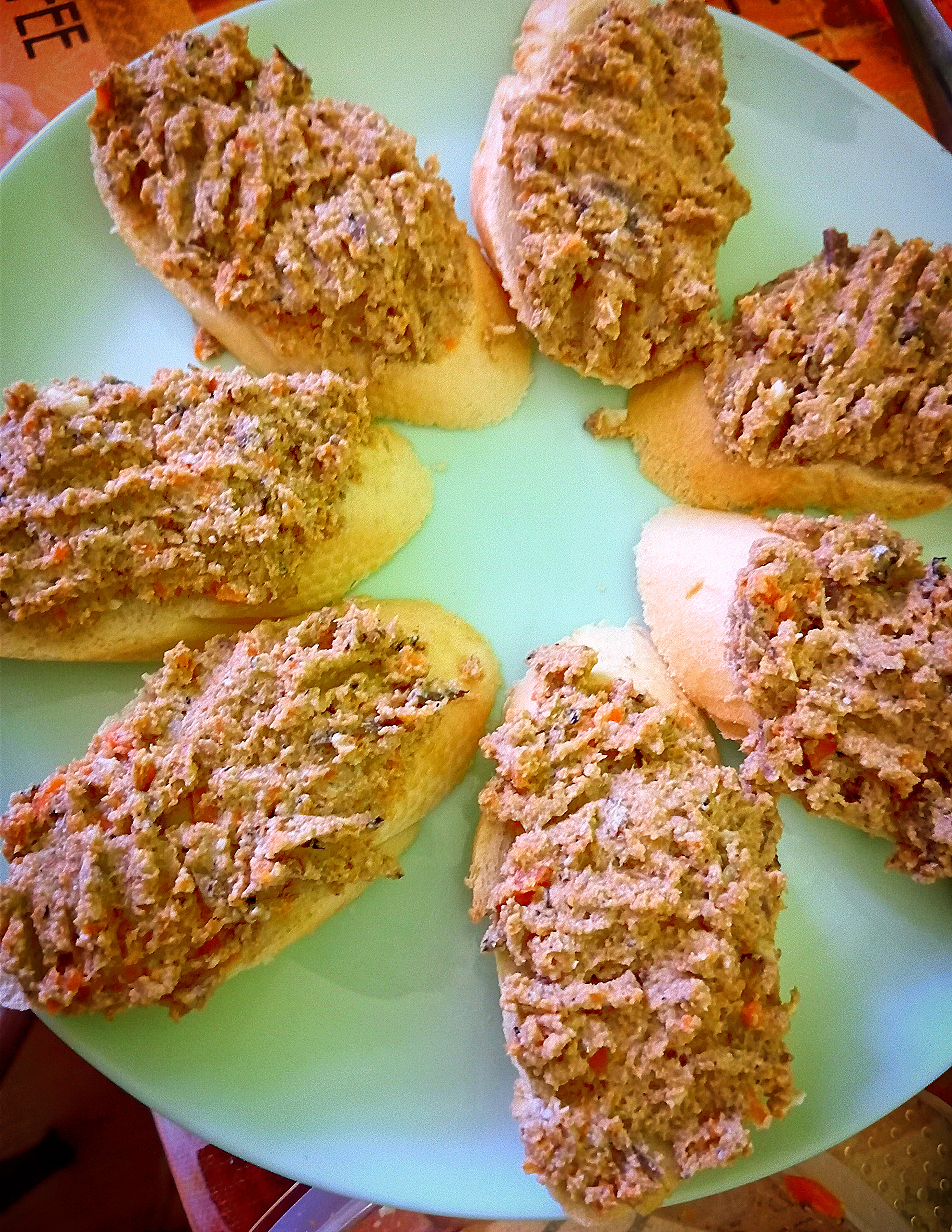 Закуска из шпрот