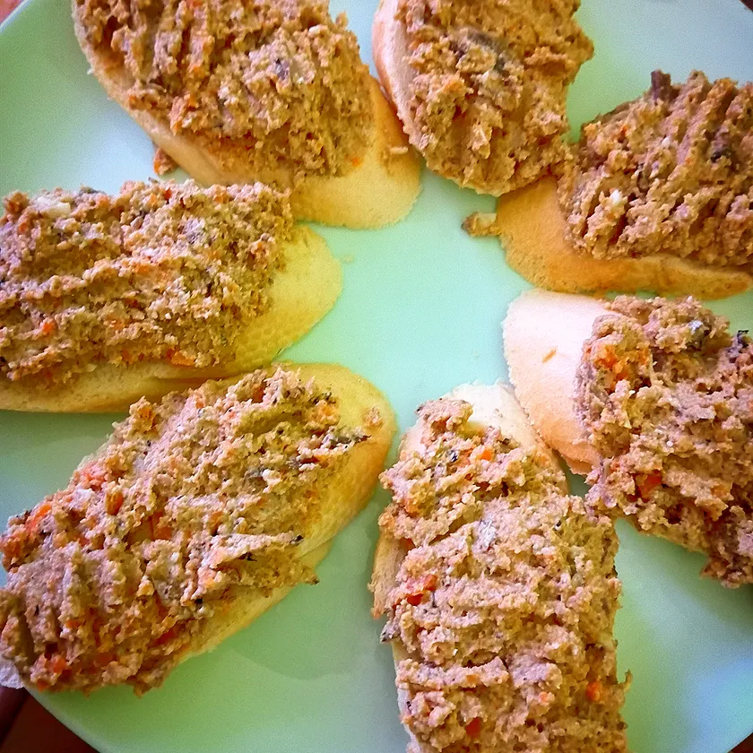 Закуска из шпрот