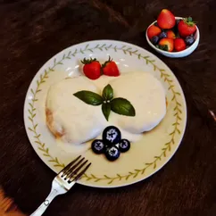 Сырники под сметанным кремом