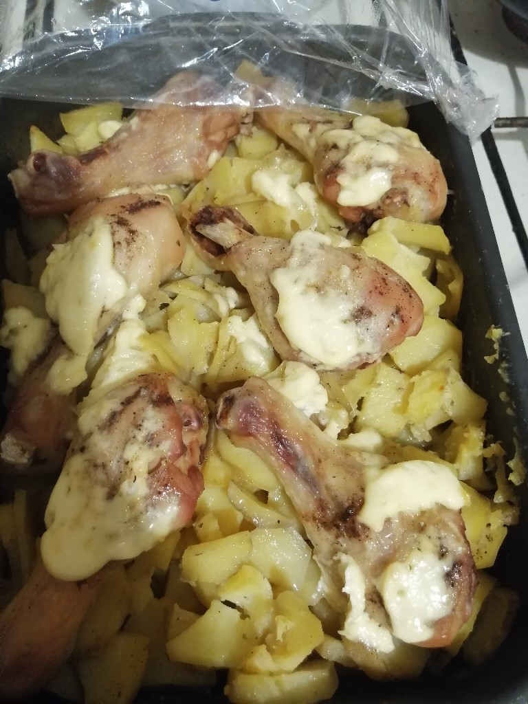 Картошка с курицей в духовке