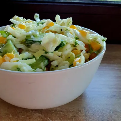 Витаминный овощной салат из свежей капусты