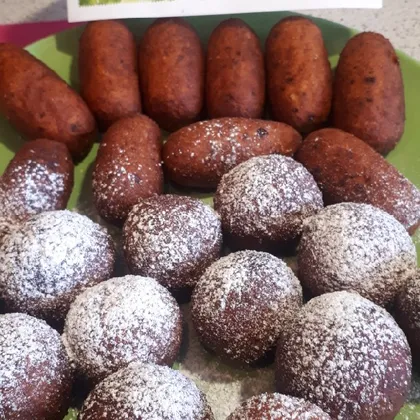 Шарики (пончики) творожные с шоколадом и кедровыми орешками