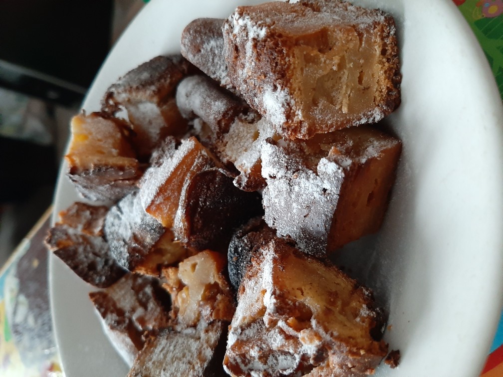 Шарлотка с яблоком и грушей