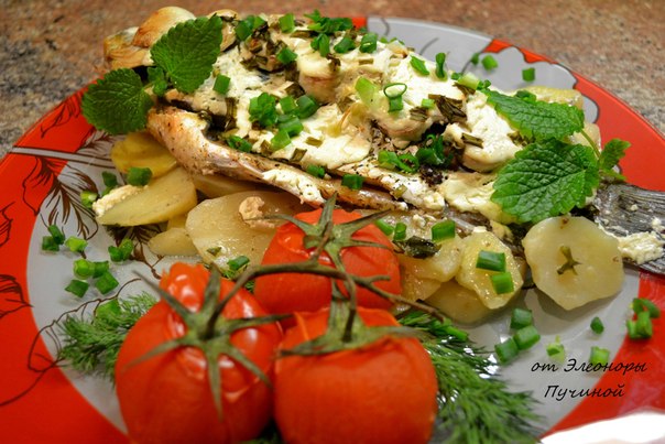 Караси запечённые с картошкой