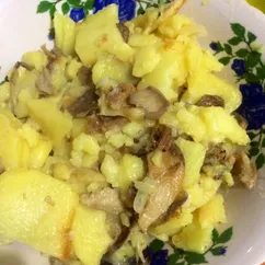 Картошка с грибами🥔