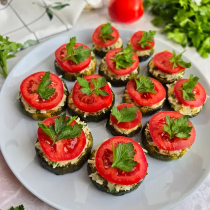 Жареные кабачки с сыром и чесноком