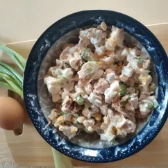 Салат с тунцом