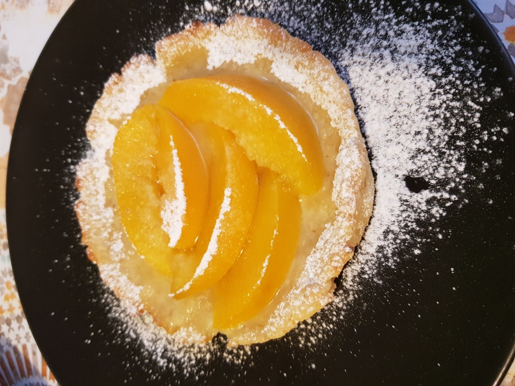 Творожно-персиковый десерт