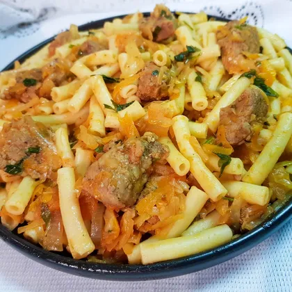 Макароны с мясом и капустой