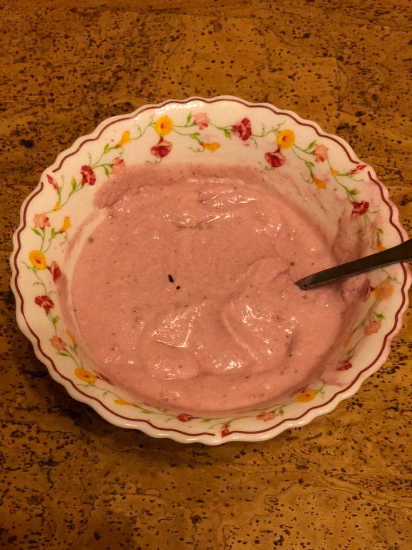 Мусс из красной смородины и кешью